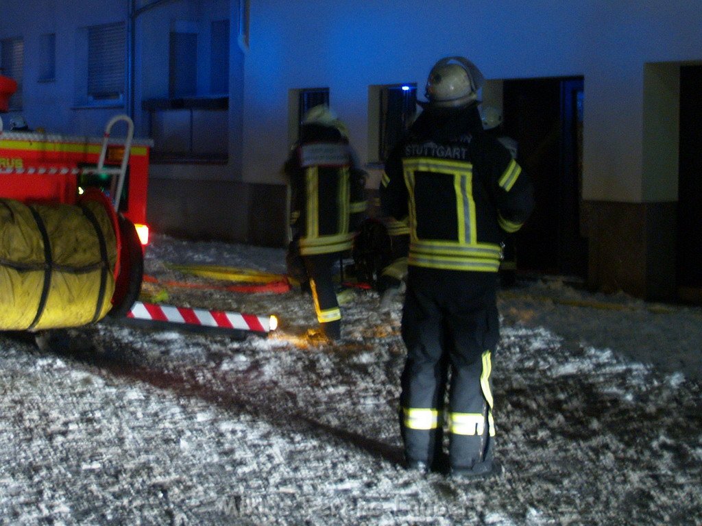 Feuer in Kueche Koeln Vingst Homarstr P604.JPG